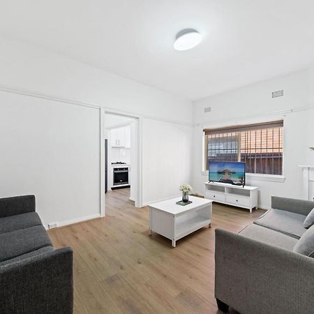 Burwood City Newly Renovated 2 Bed 2 Bath Free Private Parking Big Apt Sydney Exterior photo